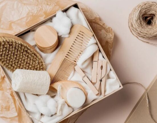11 Best Skin Care Gift Set Ideas for Healthy Skin!