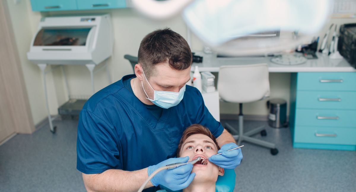 How Much Do Dentists Make a Year - 5 Key Factors!