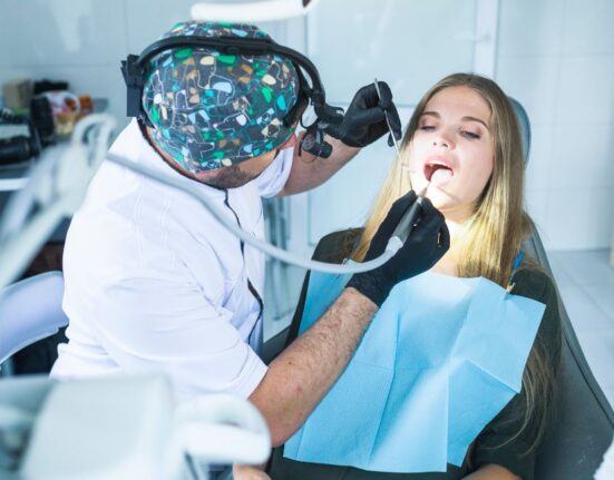 Natural Dentist Mouthwash: 7 Tips for Better Oral Health