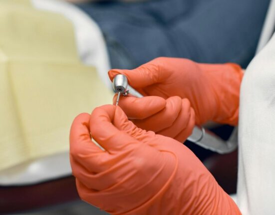 How Much Do Dentist Make - A Complete Guide 2026!