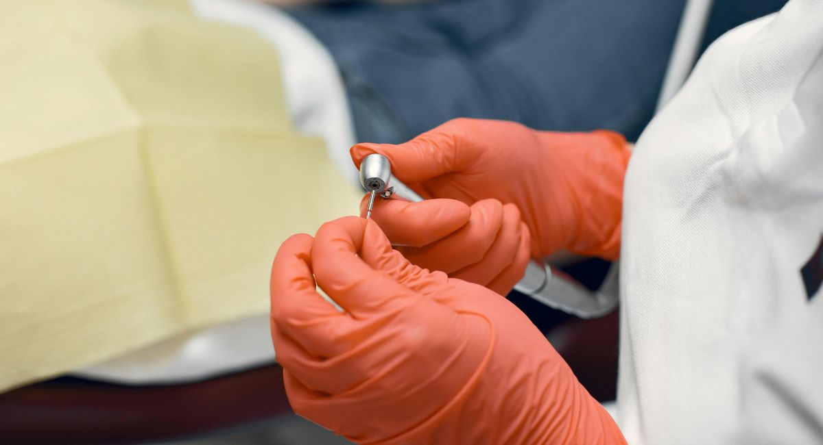 How Much Do Dentist Make - A Complete Guide 2026!